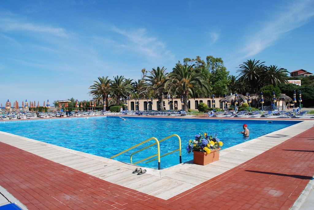 Hotel Baia Del Sole Civitavecchia Eksteriør bilde